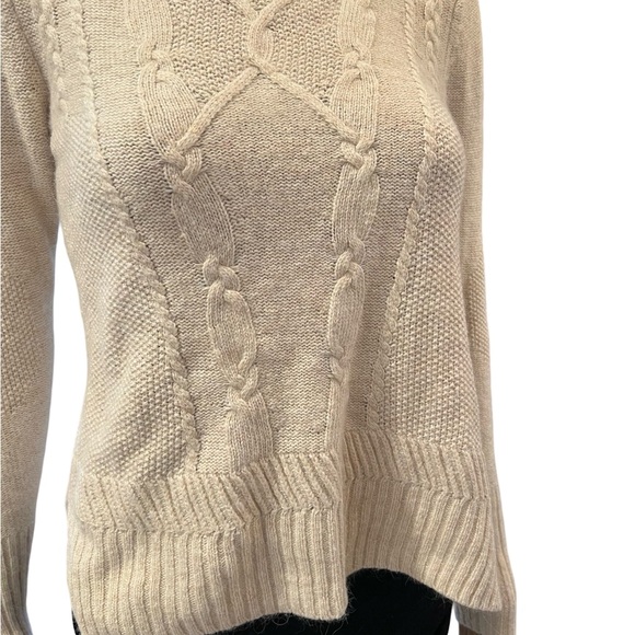 Beautiful knit sweater - Picture 9 of 9